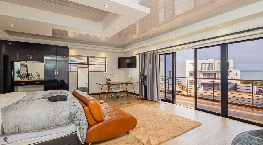 5 Bedroom Property for Sale in Calypso Beach Western Cape